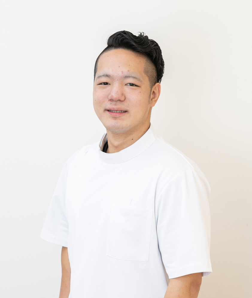 スタッフの顔写真