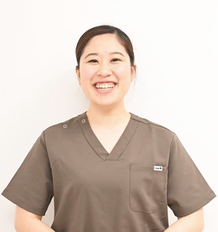 スタッフの顔写真