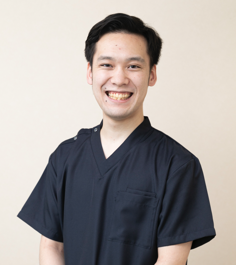 スタッフの顔写真